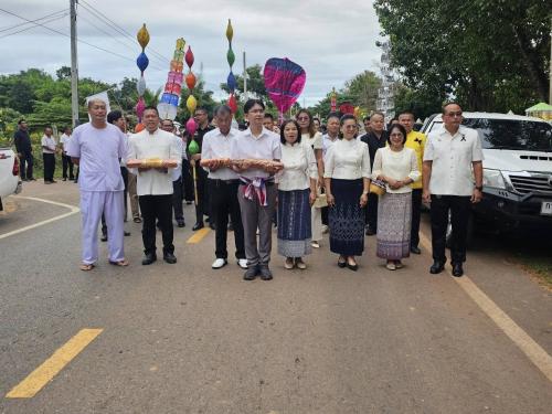 พช.เขาสวนกวาง : ร่วมทอดถวายองค์กฐินสามัคคีอำเภอเขาสวนกวาง ณ วัดสว่างคำอ้อ 